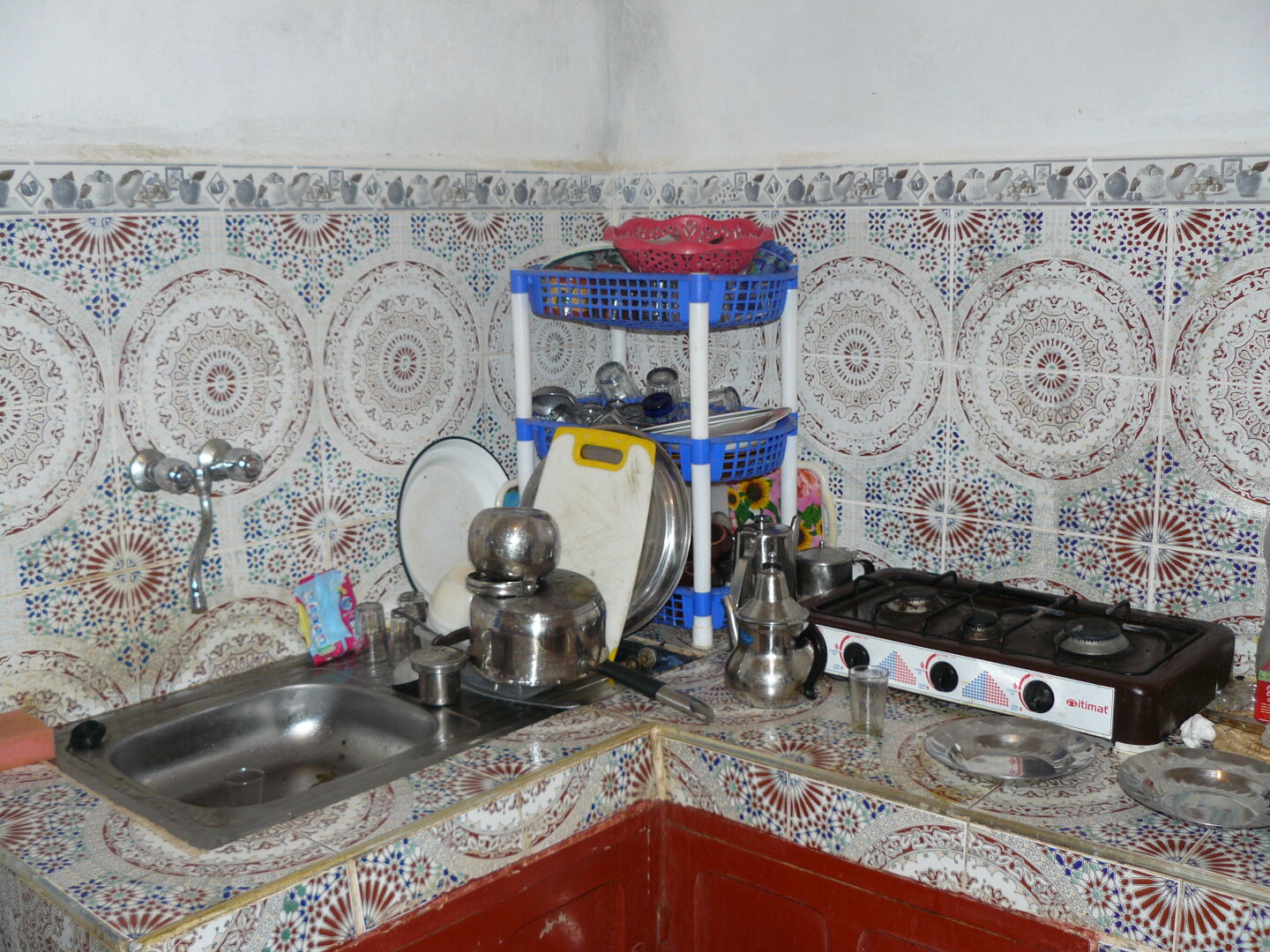 Küche im Hotel in Tizgui.