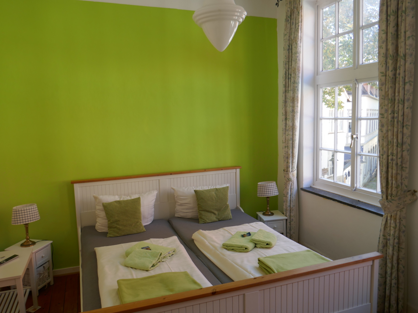 Unser grünes Zimmer im Hotel Drei Kronen.