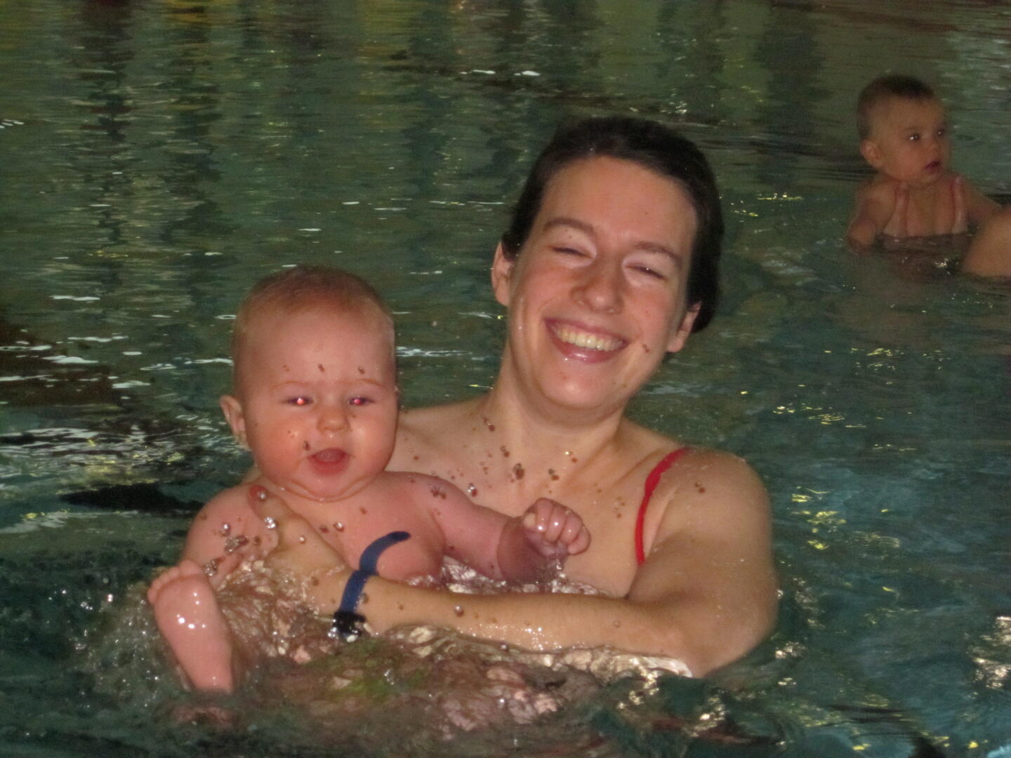 Babyschwimmen mit Lukas, Dezember 2011. Foto (c) Sandra B.