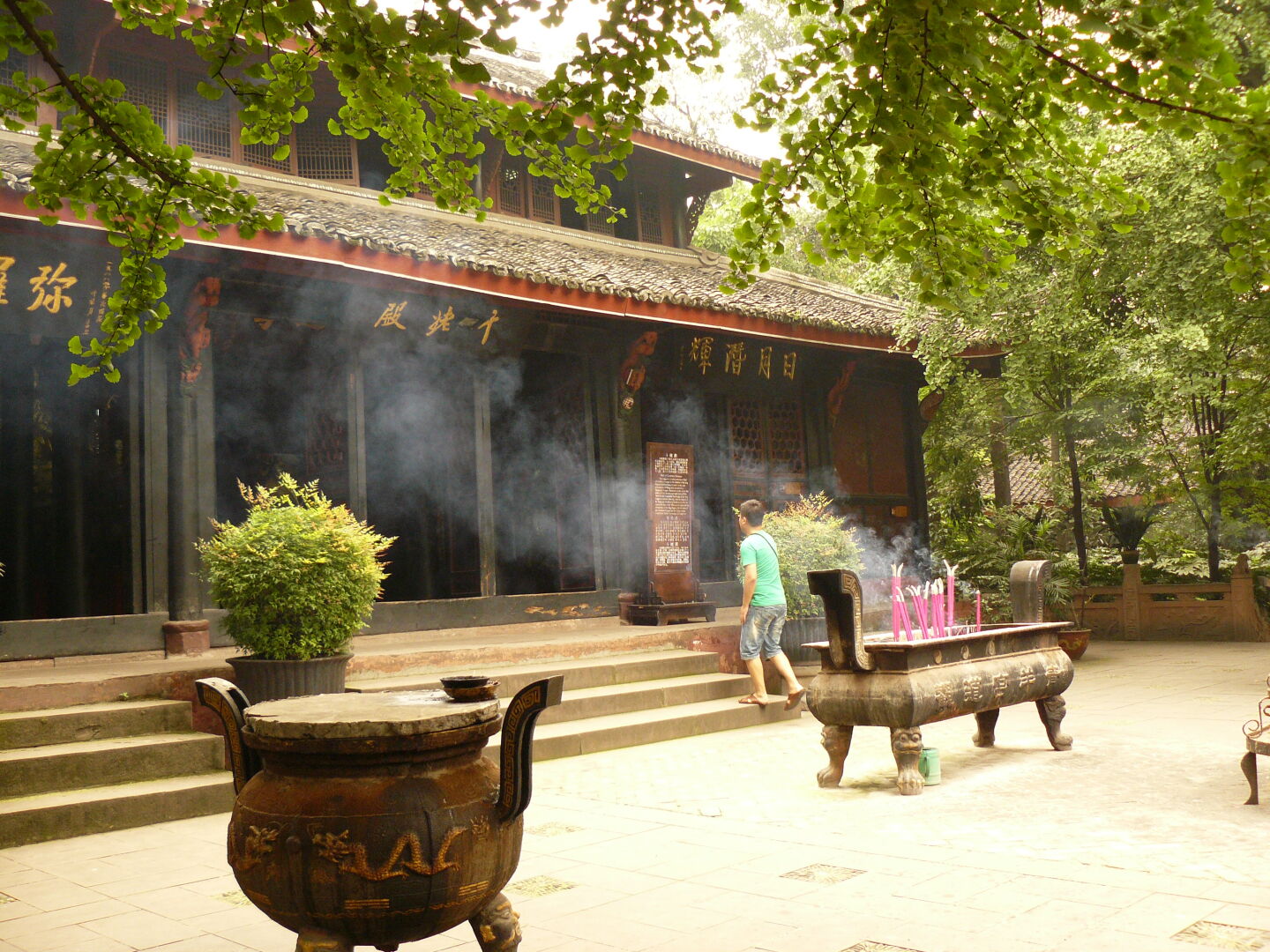 This is one of the temple halls at the Taoist temple district of Qingyang. There were signs saying that photography is not permitted, but none of the Chinese visitors heeded them. Maybe they just referred to the insides of the temples. The Taoists seem to have an awful lot of goddesses and holy people. There were about 10 of these buildings on the premises, most of which contained statues of two or more important figures, none of them duplicates.