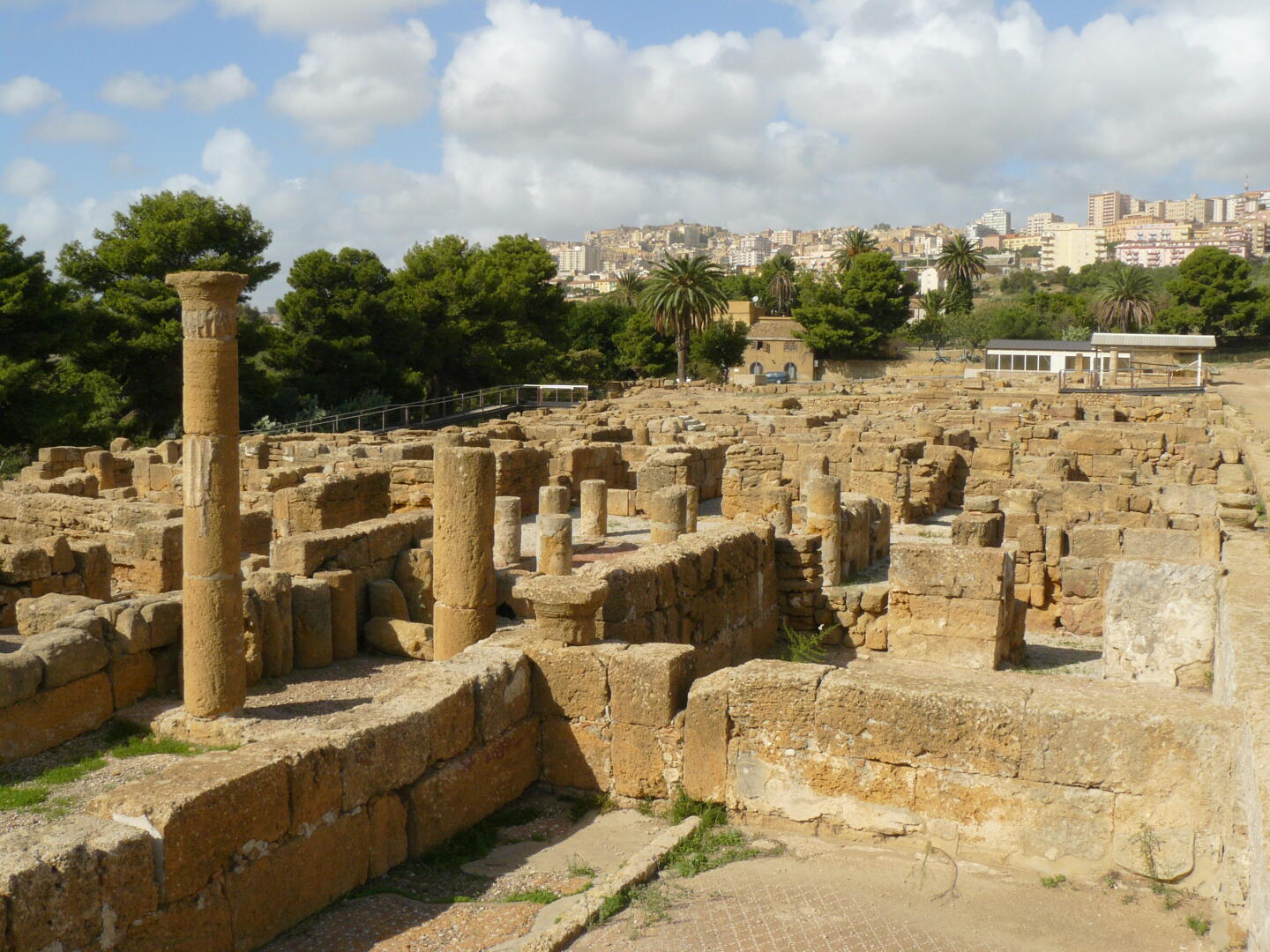 Blick über die Ausgrabungen im hellenistisch-römischen Viertel in Agrigento.